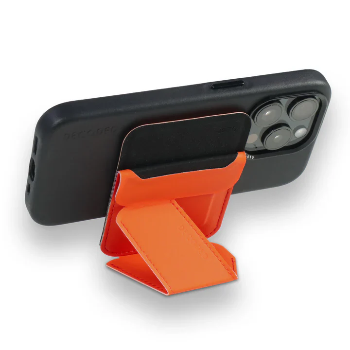 Decoded Magnetisk kortholder i silikon med stativ - Apricot - Image 3