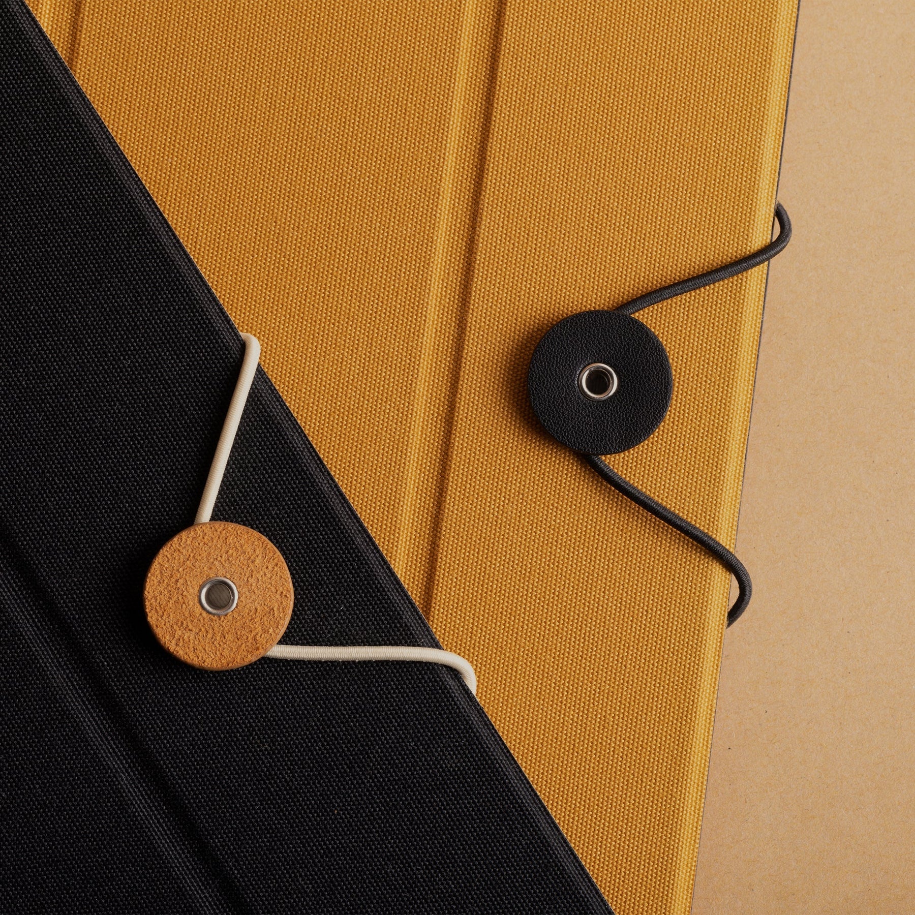 Native Union Folio etui til iPad Pro 12,9" / iPad Air 13" - Svart - Image 5