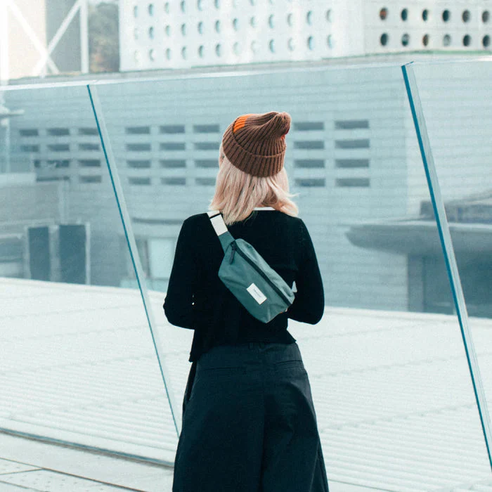 Native Union W.F.A Crossbody Tilbehørsveske - Slate Green - Image 3