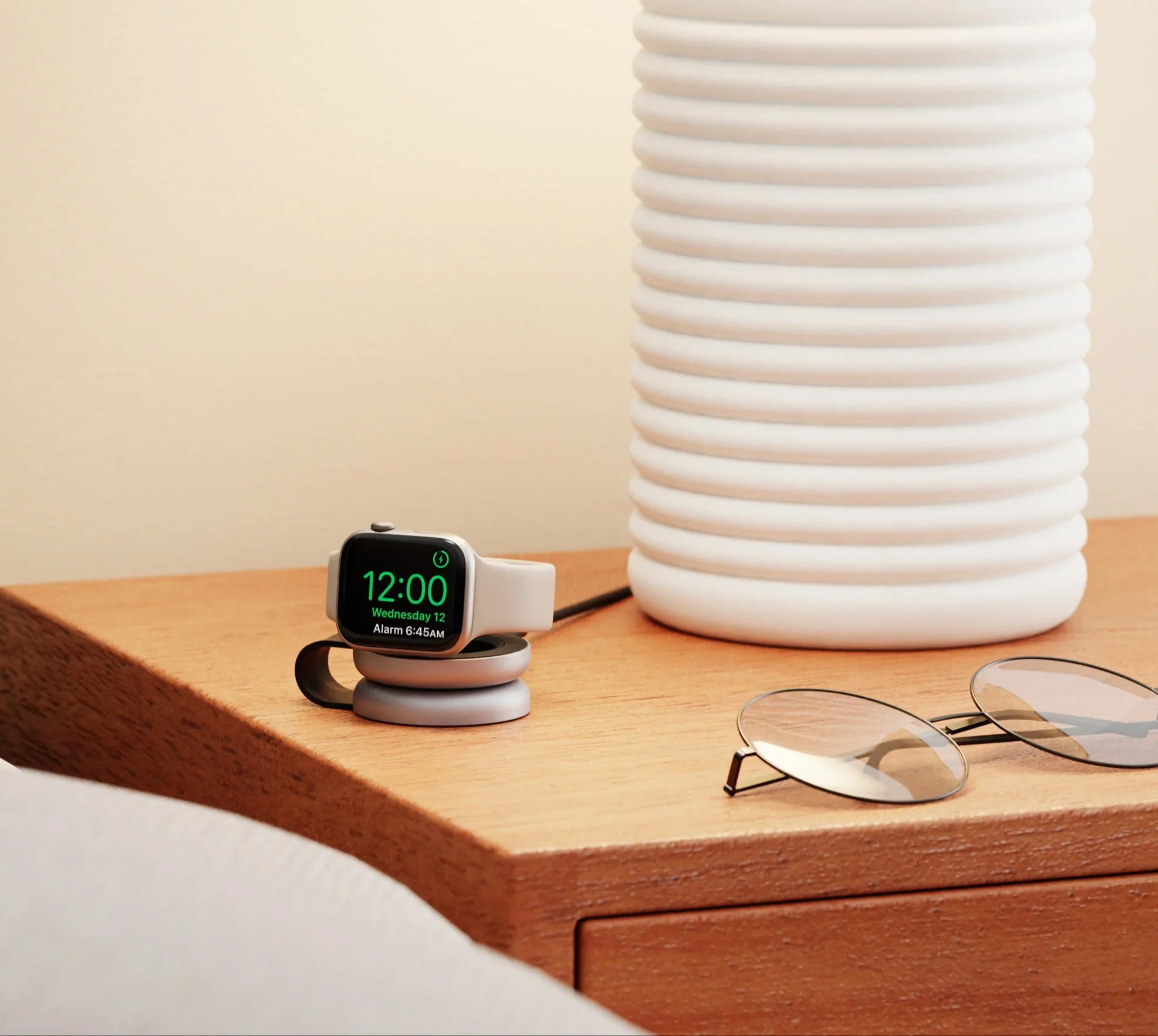 Twelve South ButterFly 2-i-1 MagSafe Reiselader til iPhone og Apple Watch - Image 3